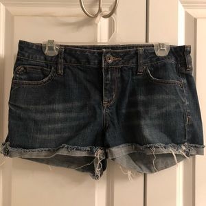 Bullhead denim cutoff shorts
